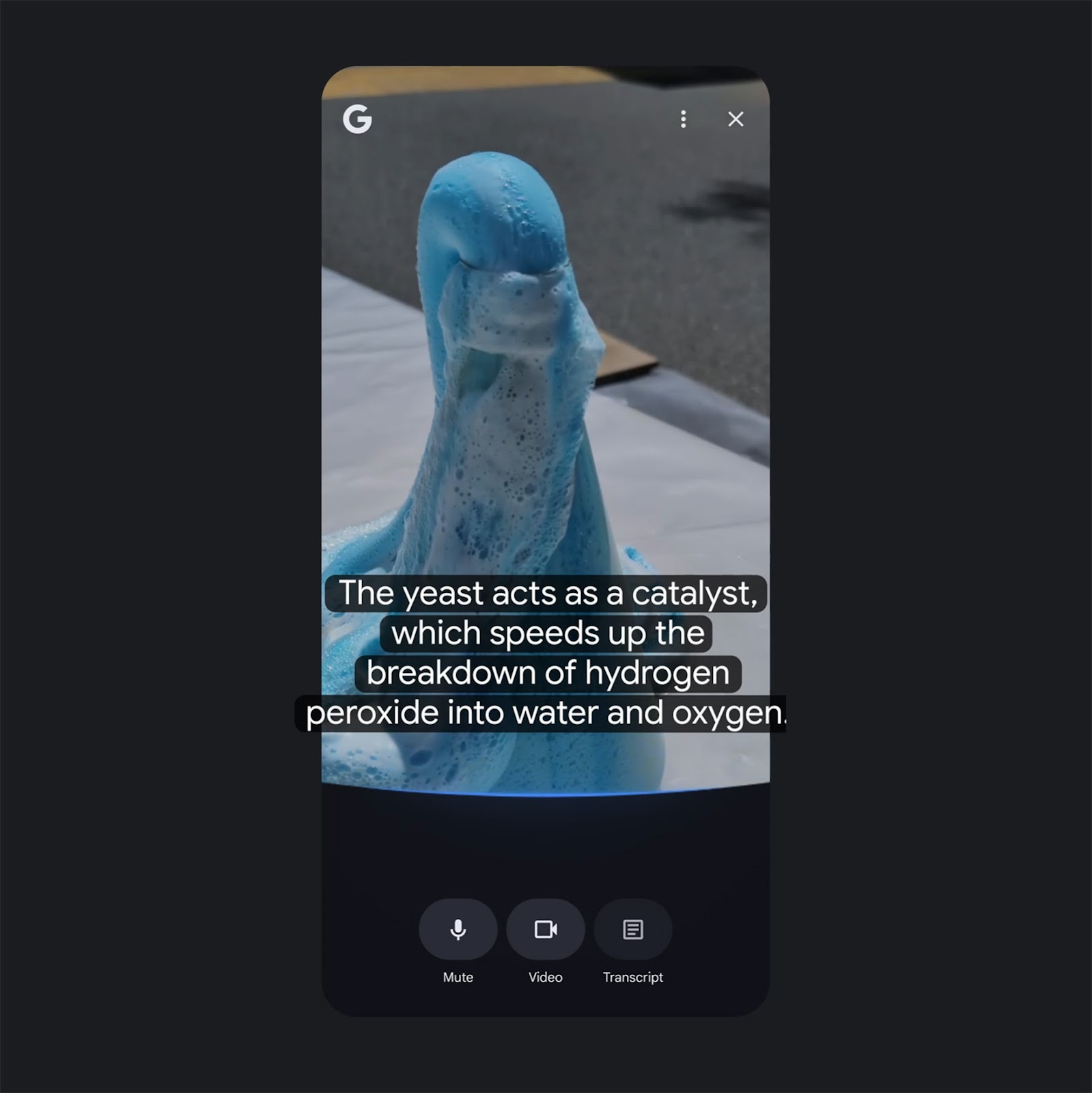 谷歌搜索直播在美国启 1 Google 视频展示了化学反应,并通过实时字幕演示了 Search Live 的实际操作。